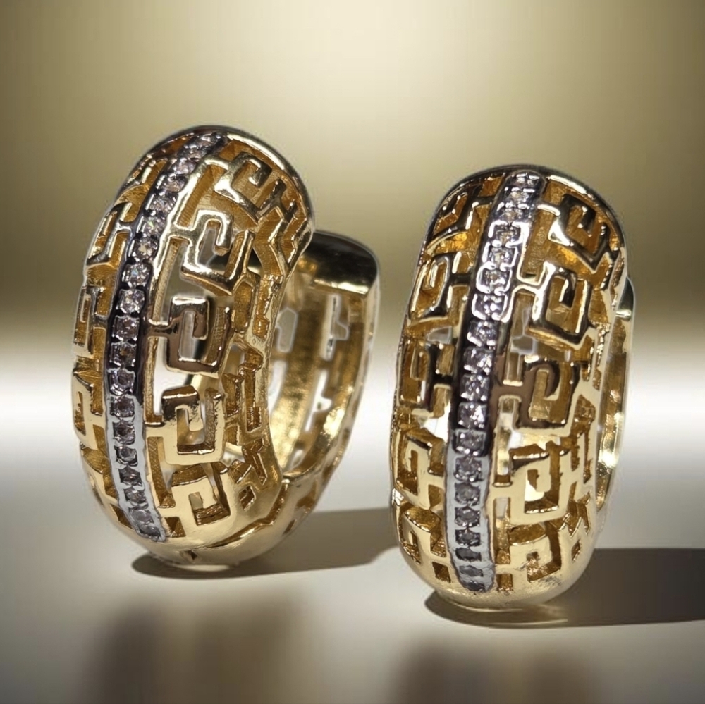 New 18k Gold Plated Greek Key Filigree Pave Zircon Crystal Huggie Hoop Earrings